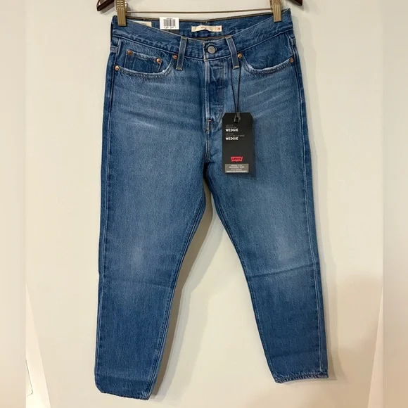 Levi's Wedgie Women's High Rise Blue Denim Jeans - Picture 2 of 6